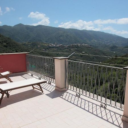 Le Case Della Lizza - Casa Rossa Levanto Luaran gambar